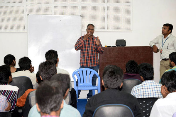 Workshop on Photography & Photo Journalism, Ace Photo Journalist Mr.Siva Perumal who has worked with Anandha Vikatan, Indian Today